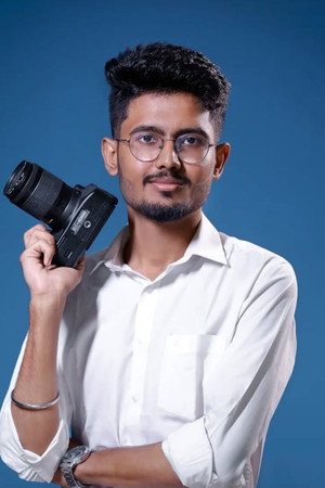 SAKTHIVIGNESH N