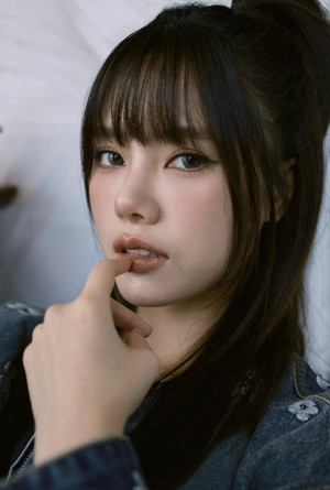 Praewa Suthamphong