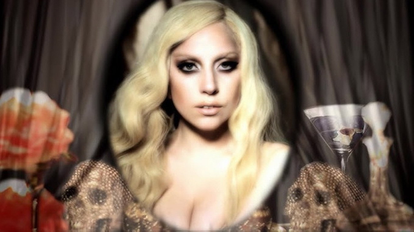 Lady Gaga - MAC Viva Glam